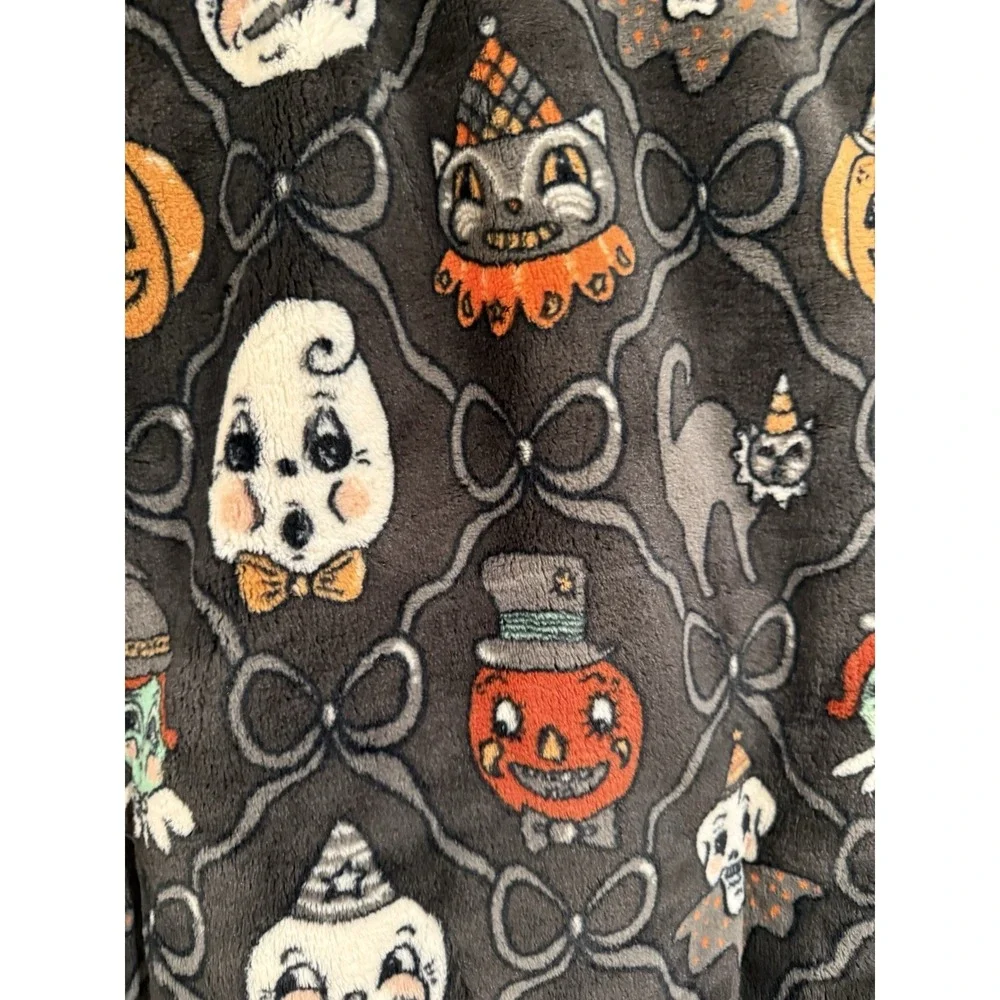 Pumpkin Season Halloween Plush Oversized Throw Blanket 60 x 70 Black